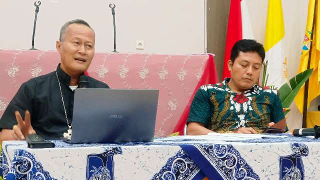 Mgr-Yohanes-Harun-Yuwono-Tekankan-Empat-Prioritas-Gereja-Katolik-di-Pertemuan-Komisi-Kerawam-Regio-Sumatera-2025