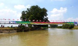 prabowo-resmikan-jembatan-garuda-merah-putih-lampung-timur