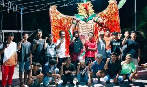 rahmat-replika-burung-garuda-rt-8-rejomulyo-juara-1-karnaval Rahmat perancang replika burung Garuda RT 8 Rejomulyo