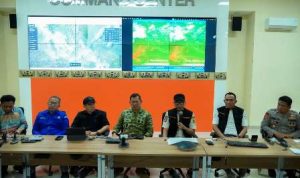 abu-vulkanik-gunung-anak-krakatau-mengarah-ke-lampung Abu vulkanik Gunung Anak Krakatau menyebar di Lampung
