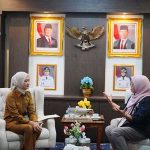 Jihan Nurlela berdiskusi dengan Majalah Srikandi Lampung tentang pembangunan daerah