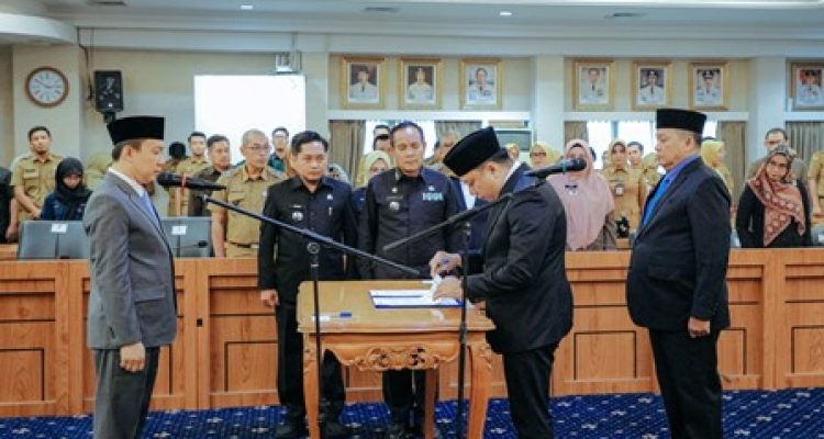 Pelantikan dua pejabat baru Pemprov Lampung Gadriyanto Abung dan Lukman Pura