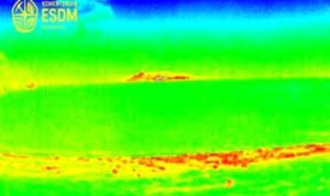 Gunung Anak Krakatau mengalami 14 kali erupsi beruntun pada Sabtu malam 31 Oktober 2026 dengan status Level III Siaga.