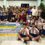 Siswa SMP Xaverius 4 Bandar Lampung menyalurkan bantuan sembako dalam aksi sosial Hari Pangan Sedunia 2026.