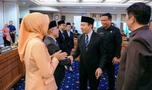 Pelantikan Imam Ghozali sebagai Staf Ahli Gubernur Lampung Bidang Kemasyarakatan dan SDM oleh Sekdaprov Marindo Kurniawan.
