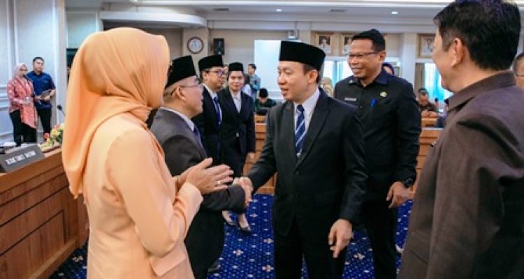 Pelantikan Imam Ghozali sebagai Staf Ahli Gubernur Lampung Bidang Kemasyarakatan dan SDM oleh Sekdaprov Marindo Kurniawan.
