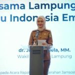 Penyerahan Jamsostek Award Lampung 2025 kepada penerima penghargaan