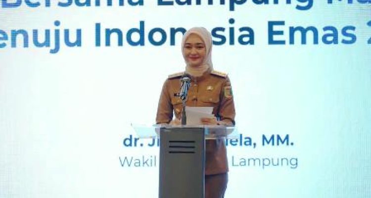 Penyerahan Jamsostek Award Lampung 2025 kepada penerima penghargaan