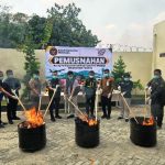 Karantina Lampung musnahkan barang bawaan dari Malaysia di Bandara Radin Inten II