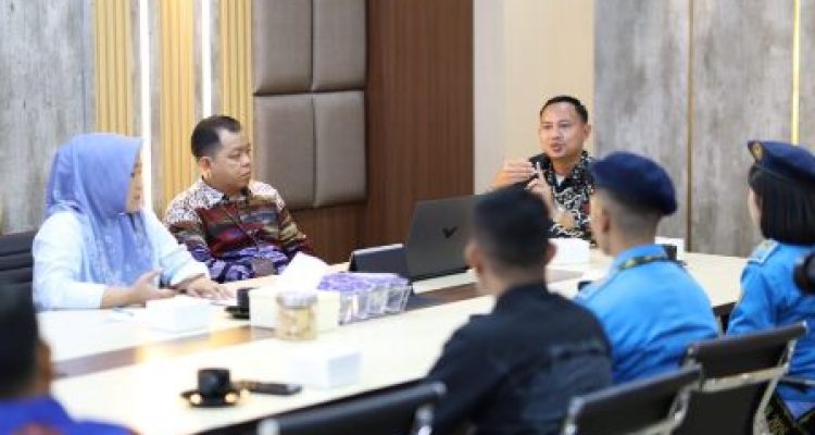 Audiensi Universitas Lampung dan SMA Kebangsaan membahas kerja sama pendidikan, pendampingan olimpiade, pelatihan guru, dan pengenalan program studi.