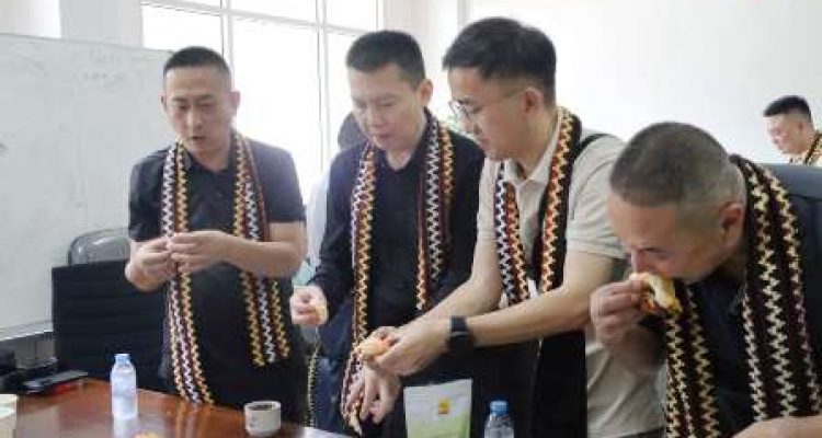 Pertemuan Pemprov Lampung dengan 13 delegasi perdagangan Tiongkok membahas peluang ekspor komoditas unggulan desa dan hilirisasi produk lokal.