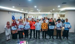 Sekda Lampung Marindo Kurniawan saat membuka evaluasi pembinaan bahasa Indonesia dan pelestarian bahasa Lampung di Bandar Lampung