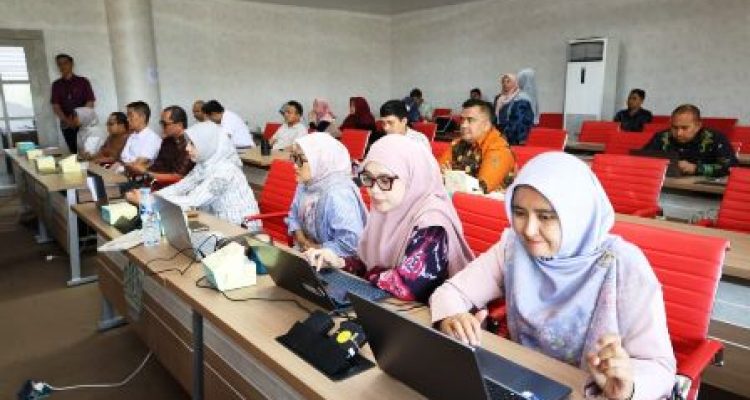 Bimbingan teknis manajemen risiko dan penganggaran berbasis risiko Unila di Gedung Rektorat Universitas Lampung.
